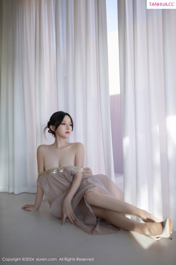 鱼子酱fish  [XiuRen]高清写真图 2024.11.22 No.9492 鱼子酱Fish 美腿性感第66张图片
